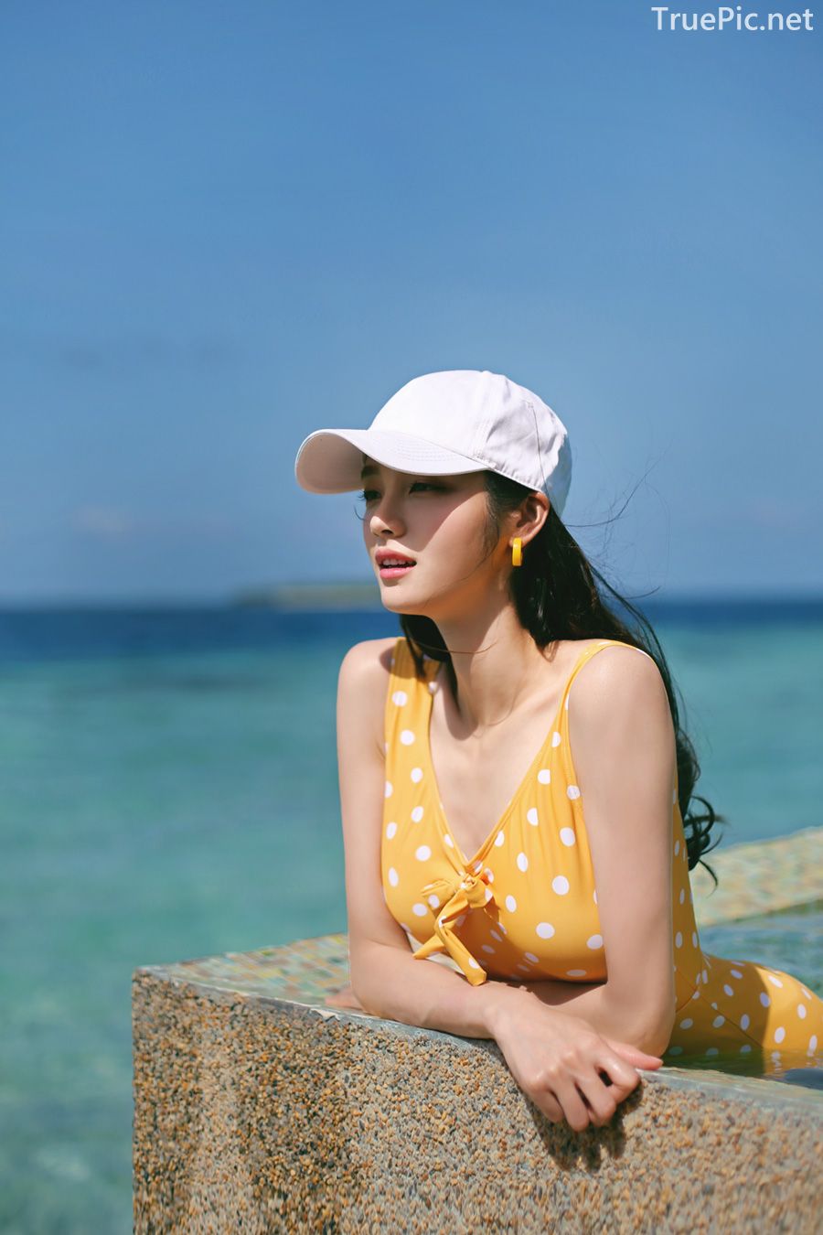 Korean fashion model Jeong Hee - Everyone once a monokini - Picture 5