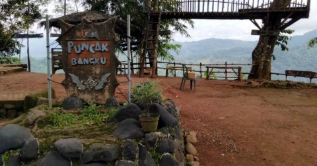7 Keistimewaan Wisata Alam Puncak Bangku Negeri Di Atas Awan 7 Keistimewaan Wisata Alam Puncak Bangku Negeri Di Atas Awan