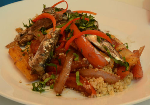 Quinua graneada con saltado de oca y anchoveta
