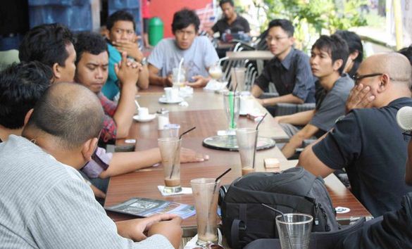 Pengertian Interaksi Sosial beserta Ciri dan Polanya - Berpendidikan.Com