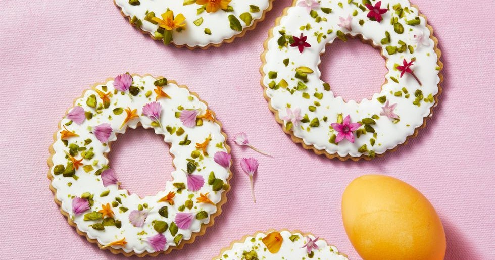 Making christmas sugar cookies! Make These Easy Sugar Cookies for Santa This Christmas