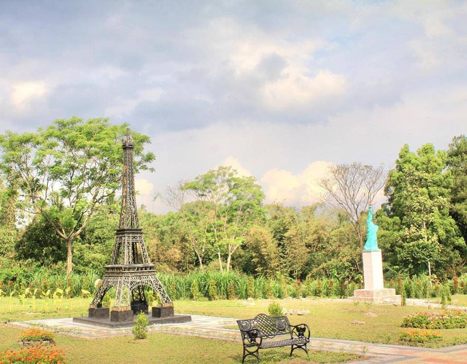 Wisata The World Landmark Merapi Park, Stonehenge dan Lost