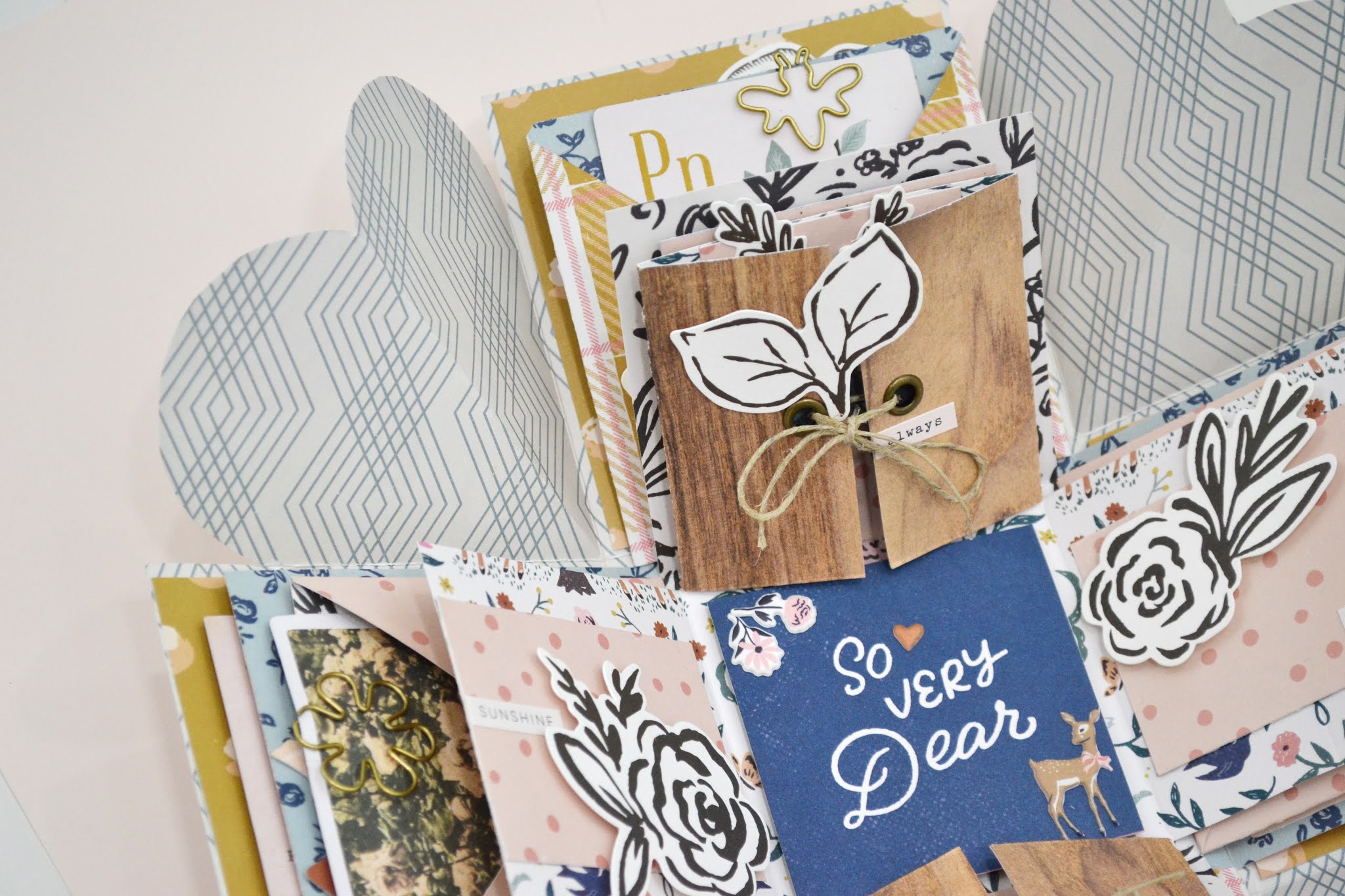 Aly Dosdall how to make an explosion box with the we r memory keepers