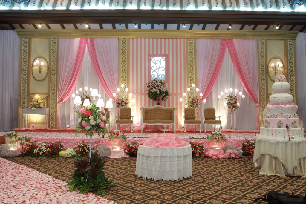 10 Dekorasi  Pernikahan  Bertema Pink  Modern