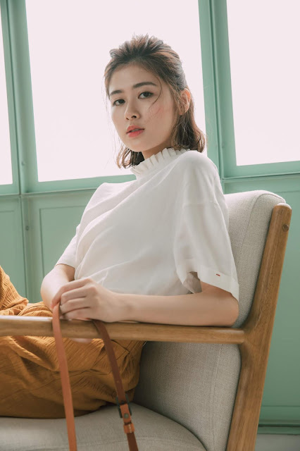 花領白色棉麻短袖上衣