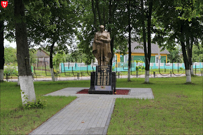 Крошин. Памятник погибшим в Великую отечественную войну