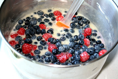 berries with sour cream mixture