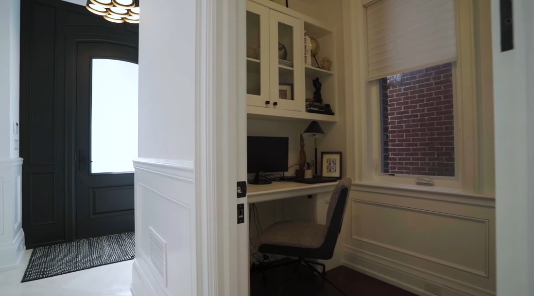 Tour 100 Snowdon Ave, Toronto vs. 43 Interior Design Photos