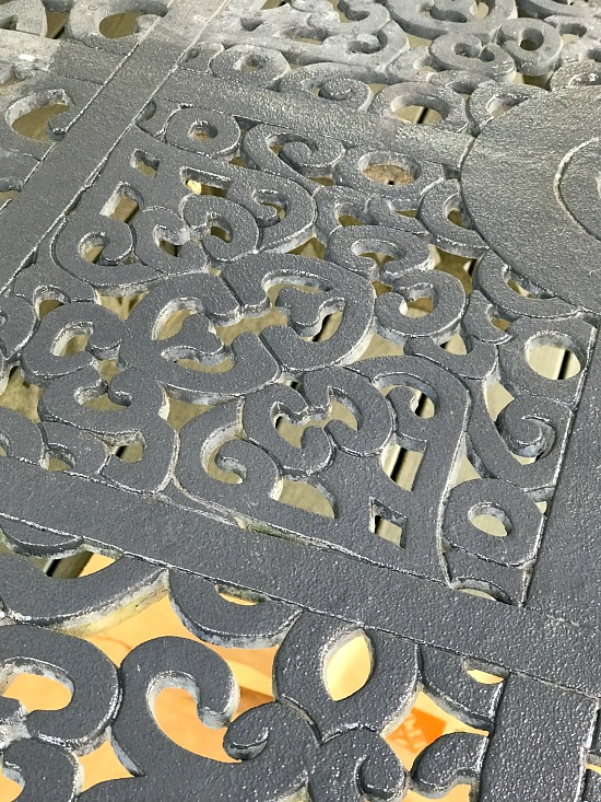 How to Update Metal Outdoor Furniture with Paint