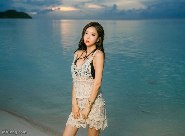 Beautiful Park Soo Yeon in the beach fashion picture in November 2017 (222 photos) photo 3-11
