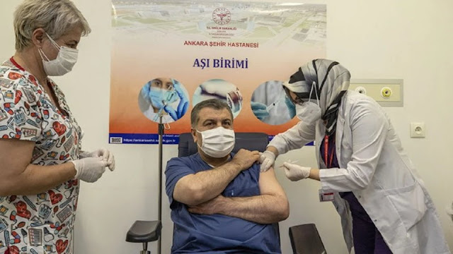 Koca, konuya ilişkin ''Önümüzdeki dönemin tedbirlere uyumla birlikte ve yoğun aşılamayla daha kontrollü, daha dengeli, salgının etkisinin daha azaldığı bir döneme geçeceğimize inanıyorum. Yaz dönemi bunun mümkün olduğunu düşünüyorum.