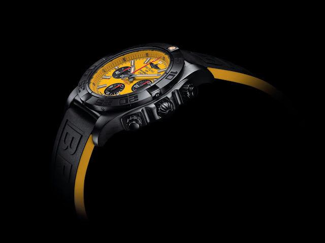 BREITLING CHRONOMAT 44 BLACKSTEEL SPECIAL EDITION blog debajo del reloj lateral BREITLING CHRONOMAT 44 BLACKSTEEL SPECIAL EDITION blog debajo del reloj lateral