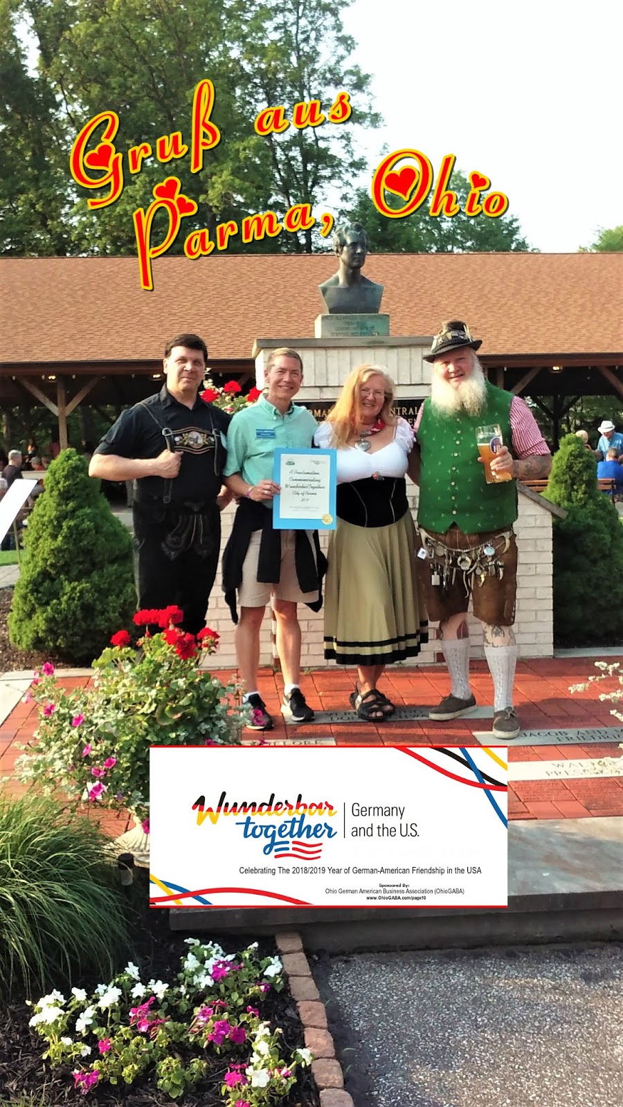 With Both Hands Sexist Males Pay Attention