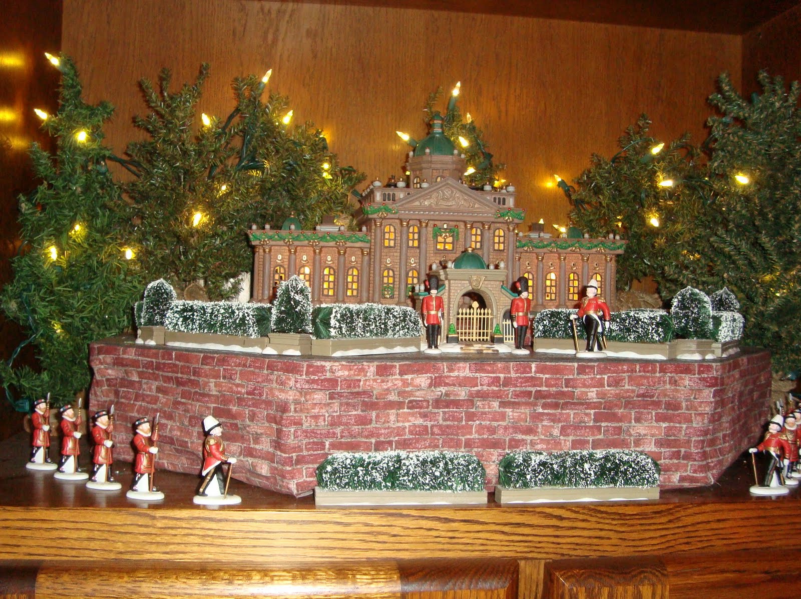 Highway Runner: CHRISTMAS HOUSE IN MENIFEE, CA