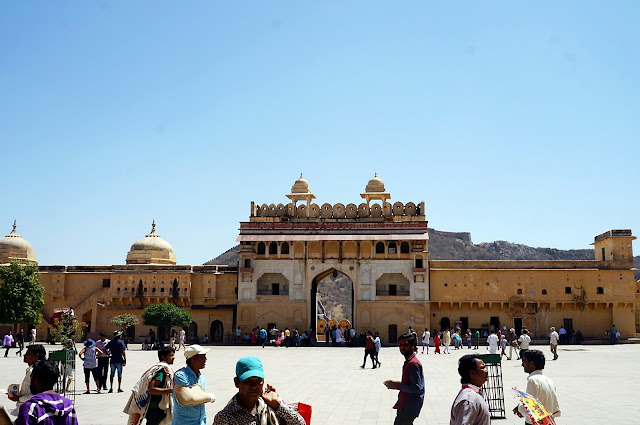Pintu masuk ke Amber Fort Pintu masuk ke Amber Fort
