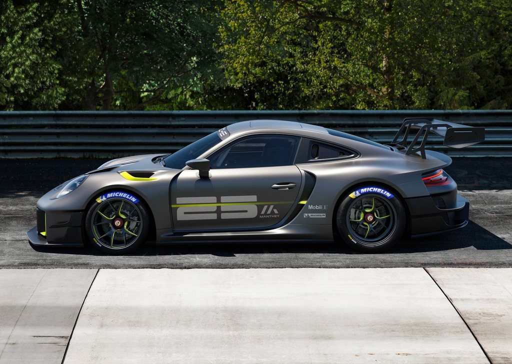 2022 Porsche 911 GT2 RS Clubsport 25