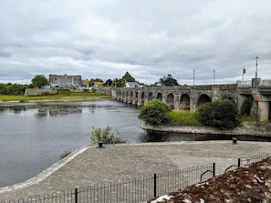 Places to see near Athlone: Shannonbridge Ireland