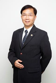 Dr.%2BWang%2B %2BPhoto%2B2