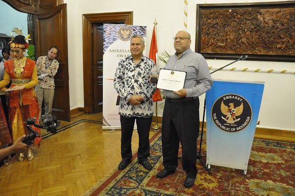 Terima Ambassador Award, Baba Ragab: Kami Berharap Akan Ada Peningkatan Hubungan di Berbagai Bidang Terima Ambassador Award, Baba Ragab: Kami Berharap Akan Ada Peningkatan Hubungan di Berbagai Bidang
