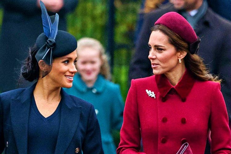Cambridge Düşesi Kate Middleton ve Sussex Düşesi Meghan Markle'ın fotoğraflarda güzel çıkmak için kullandığı 19 taktiği listeledim.