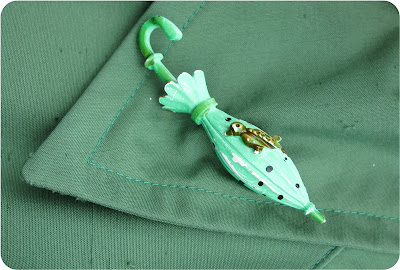 vintage umbrella brooch via Va-Voom Vintage