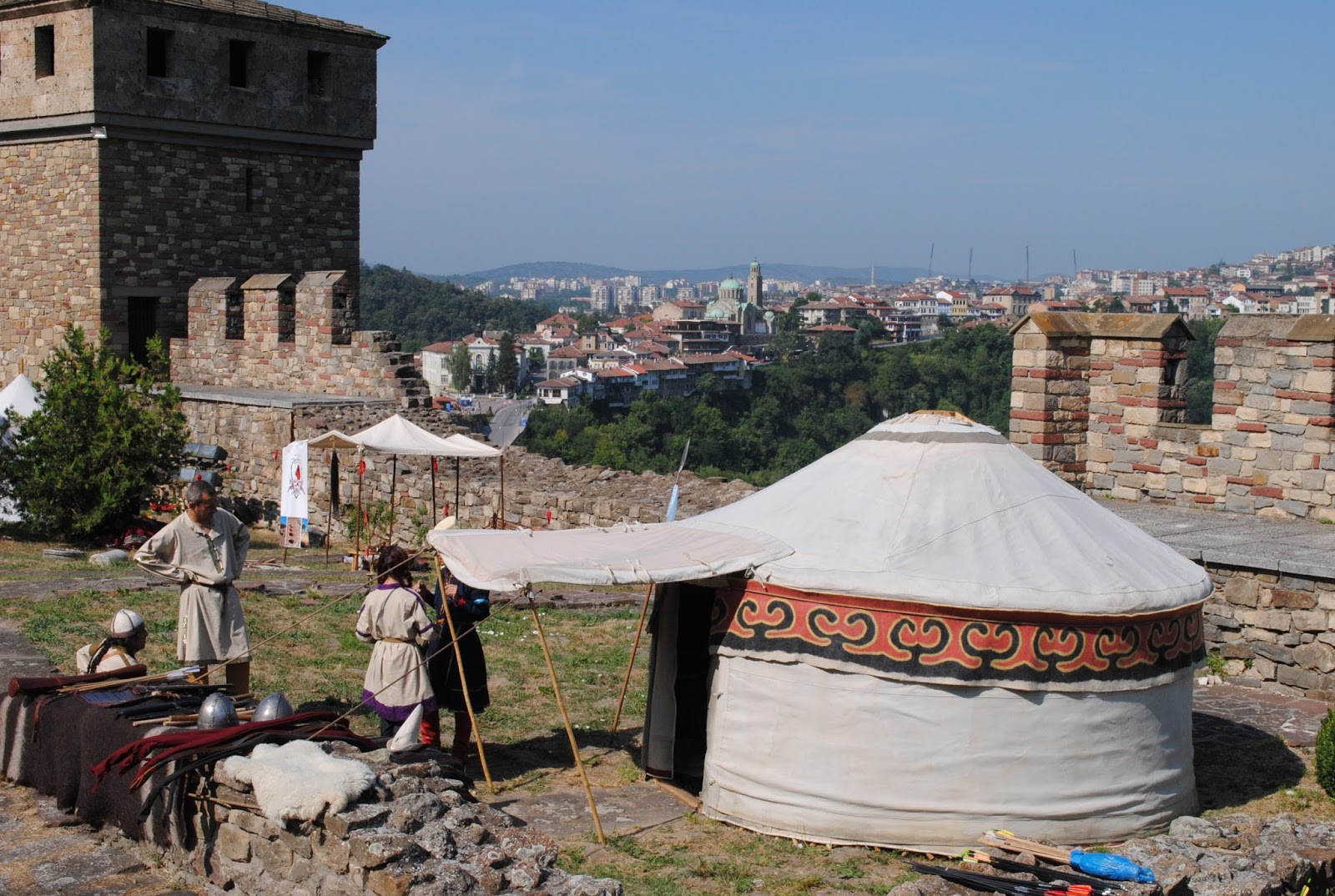 Градски транспорт Велико Търново: Отново коронясват цар Калоян на Царевец