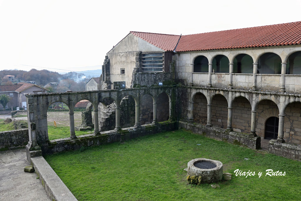 Claustro de Xunqueira de Espadanedo