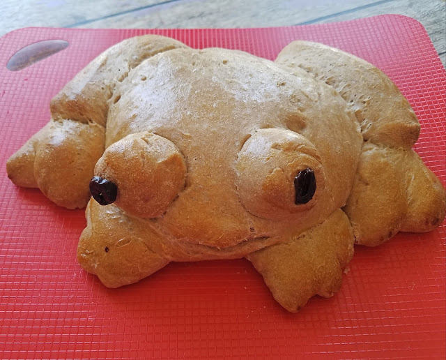 Whole Wheat Frog Bread