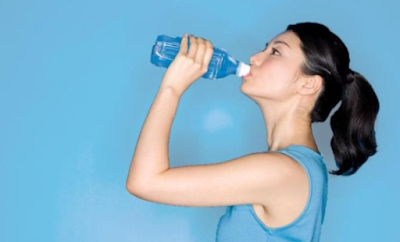 Manfaat Minum Air Mineral 8 Sampai 10 per Hari