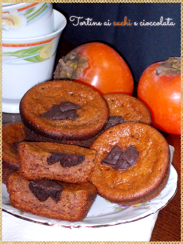 Tortine ai cachi e cioccolata
