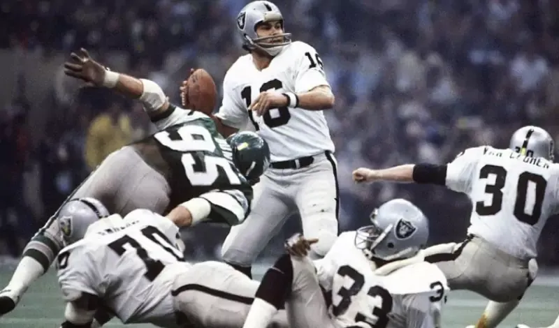 Jim Plunkett replaced Dan Pastorini in 1980 and led the Raiders to win Super Bowl XV