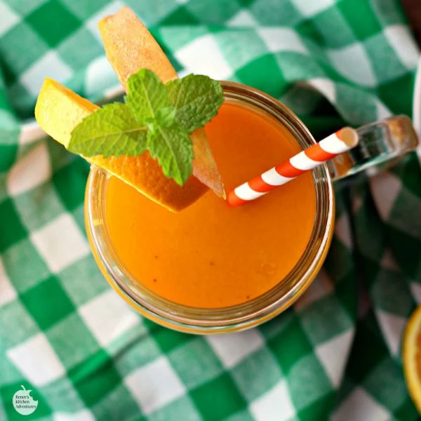 Orange Carrot Smoothie | by Renee's Kitchen Adventures - Easy, healthy, smoothie recipe using carrot juice!  YUM! 