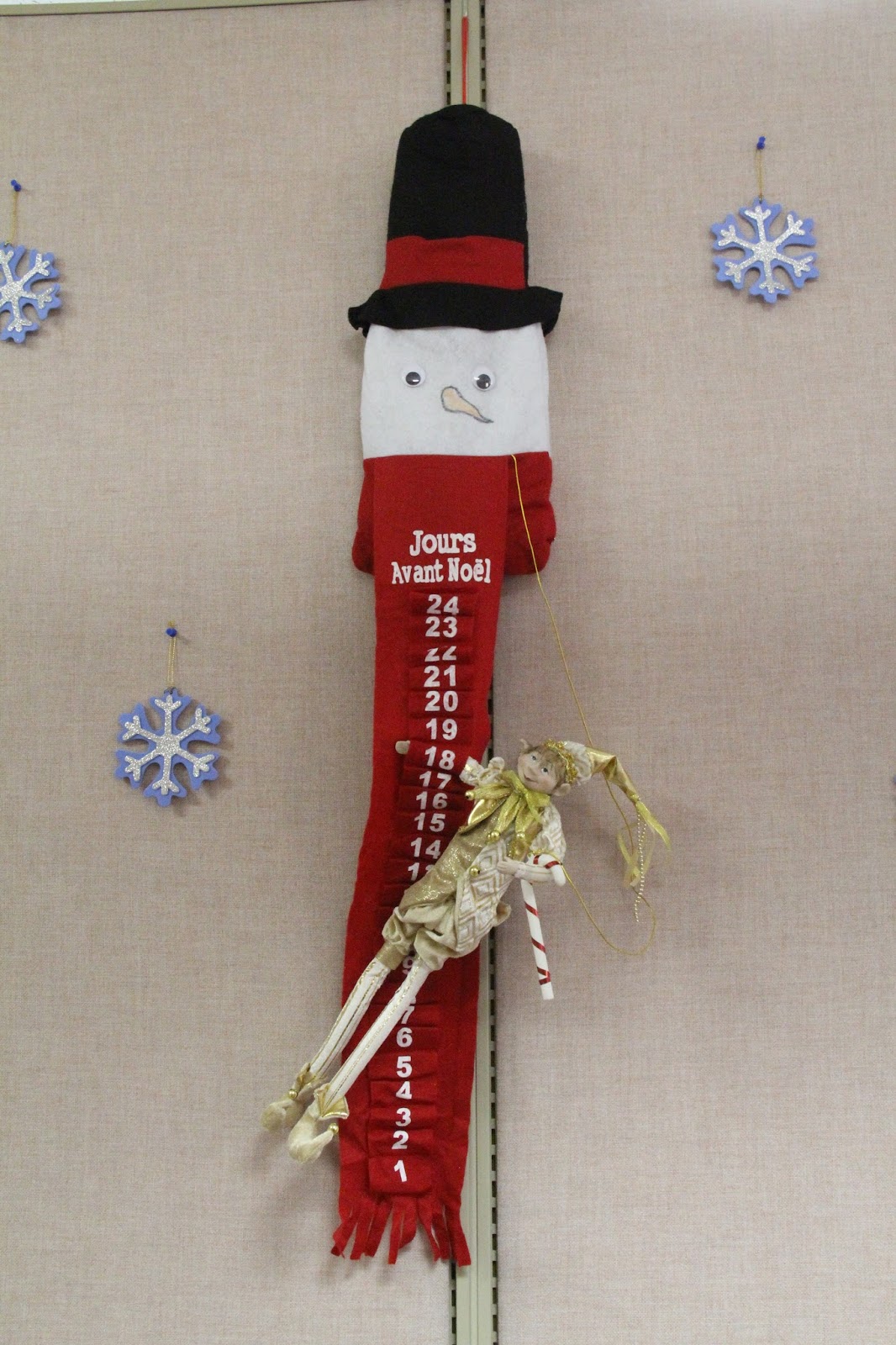 2017 - Un lutin au bureau: 5 décembre 2017 - Le lutin photographie les