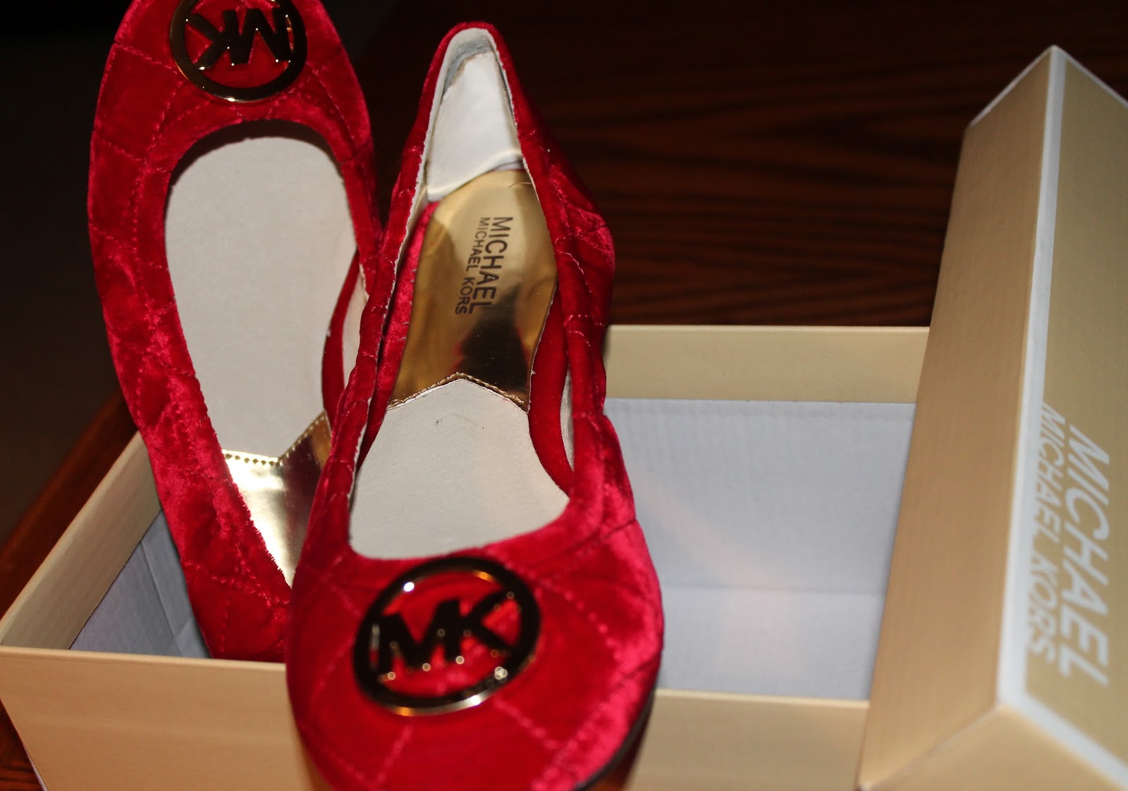 mk red flat shoes