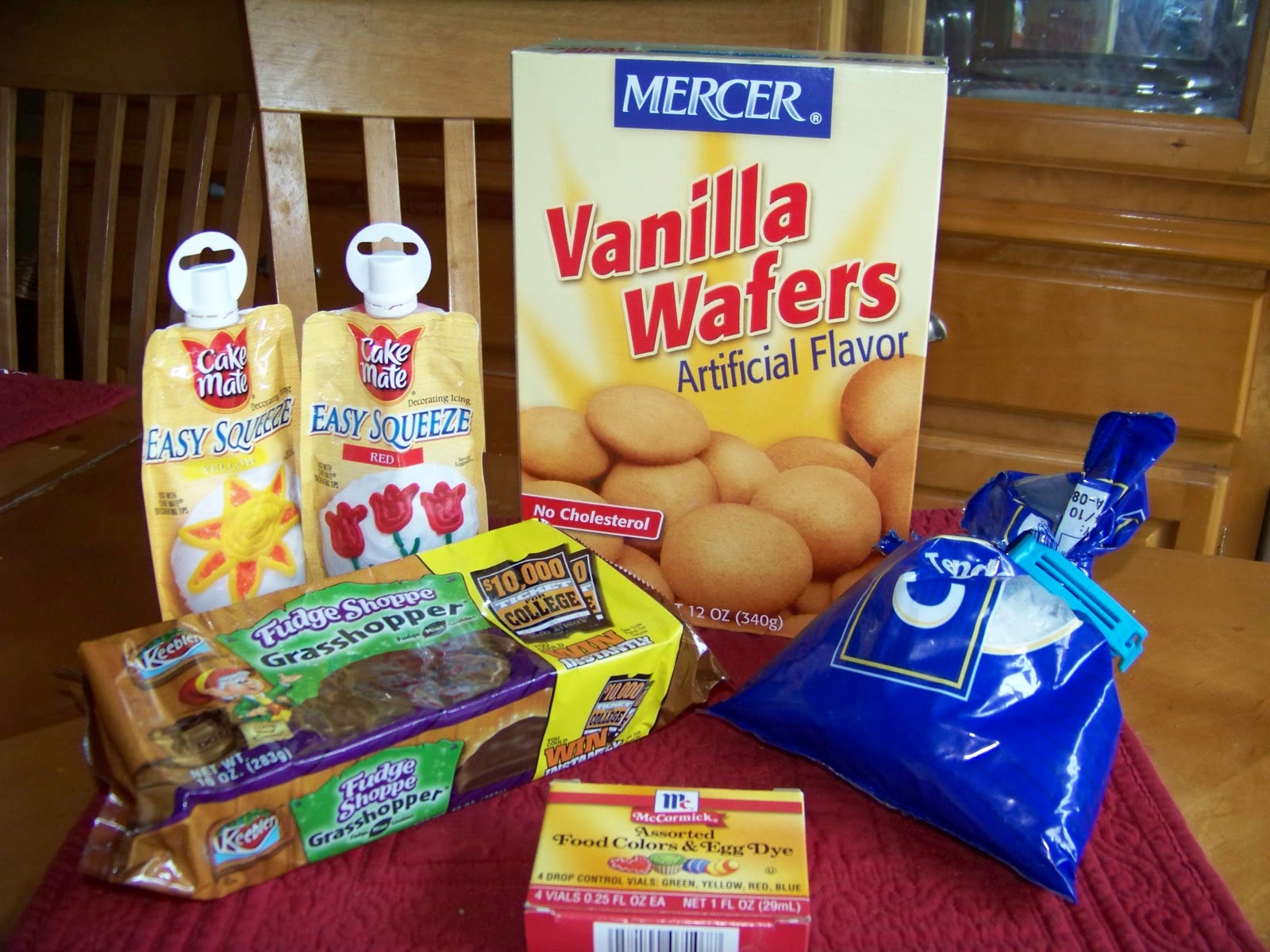 Hamburger Cookies With Vanilla Wafers