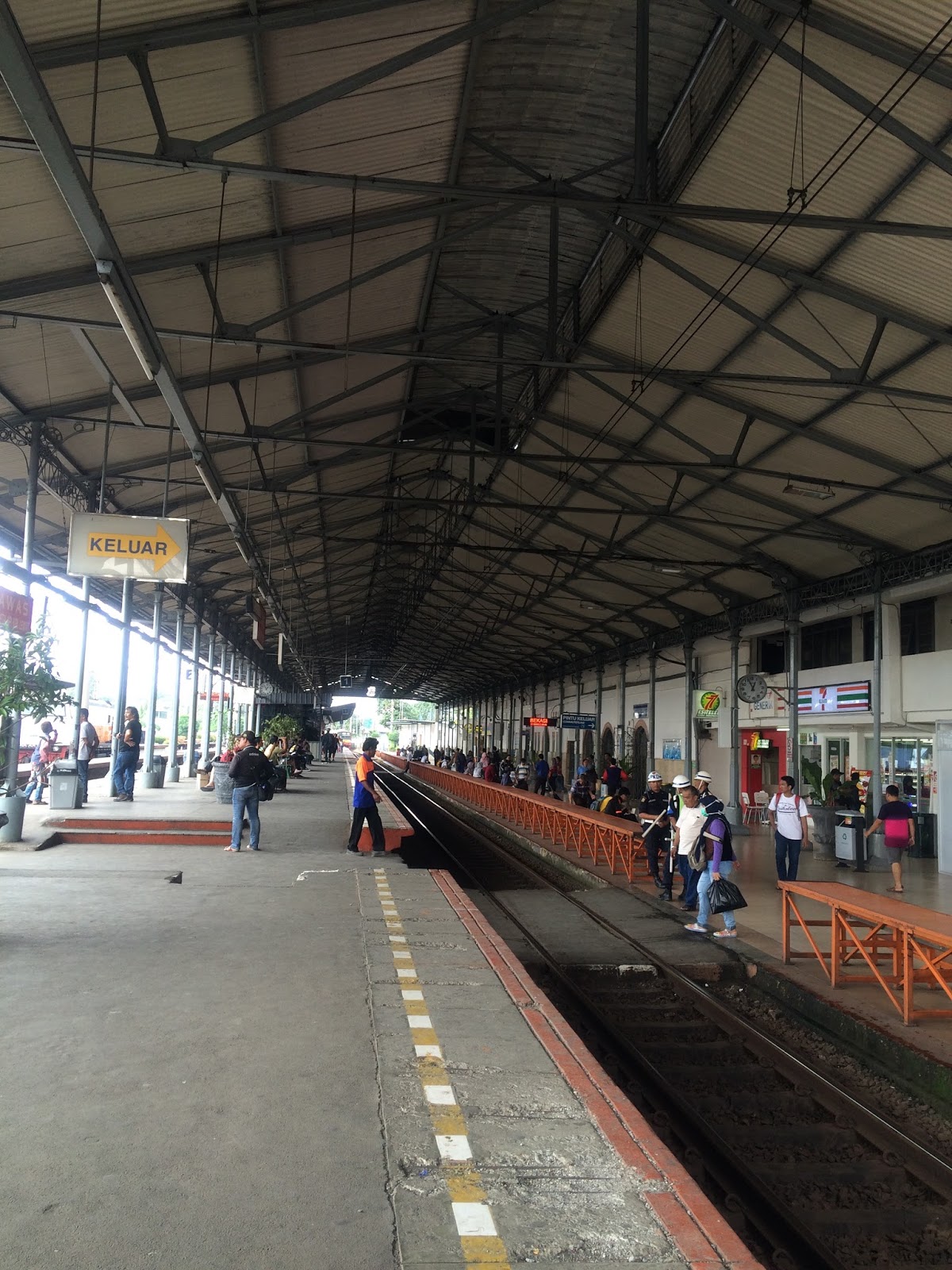 Stasiun KOTA Jakarta ~ Lajang Life