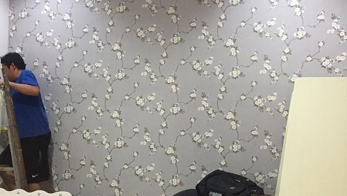 Cara Pasang Wallpaper Dinding Rumah Sendiri Agar Hasilnya Bagus Dan Rapi