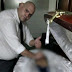 Funcionário de funerária é demitido por tirar foto com o corpo de Maradona