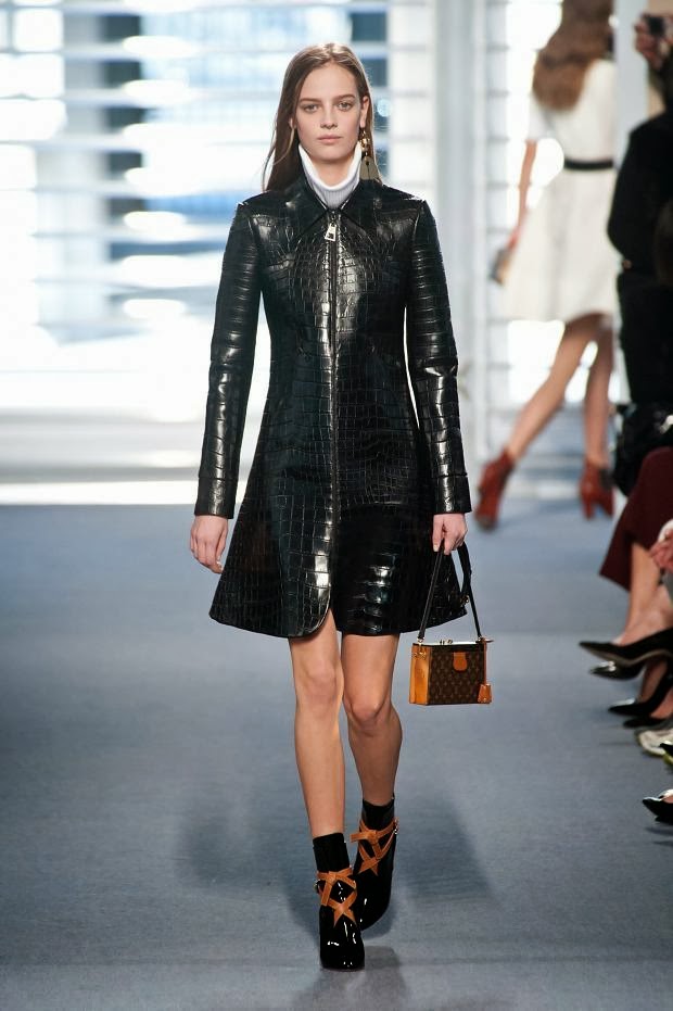 Louis-Vuitton-Autumn-Winter-2014-Nicolas-Ghesquiere-009