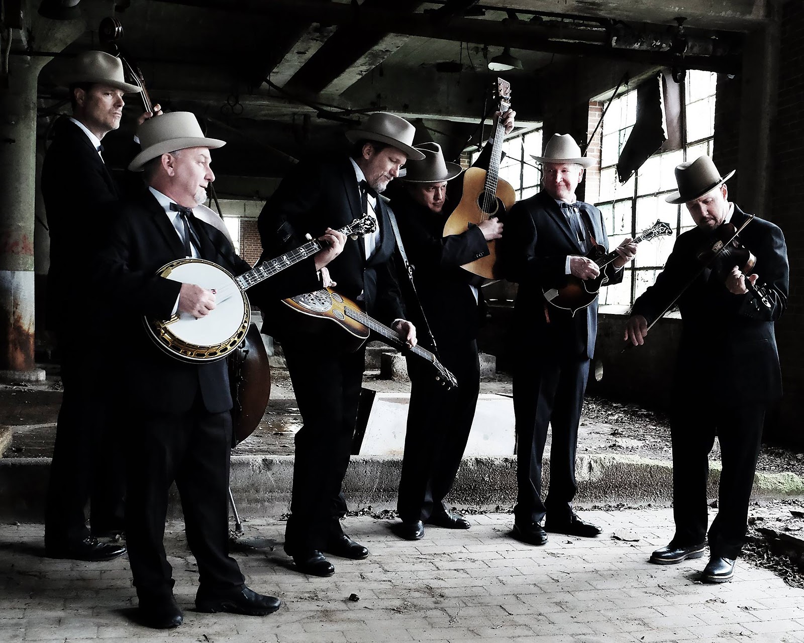 Country Music News Earls Of Leicester To Record Live Album At Country