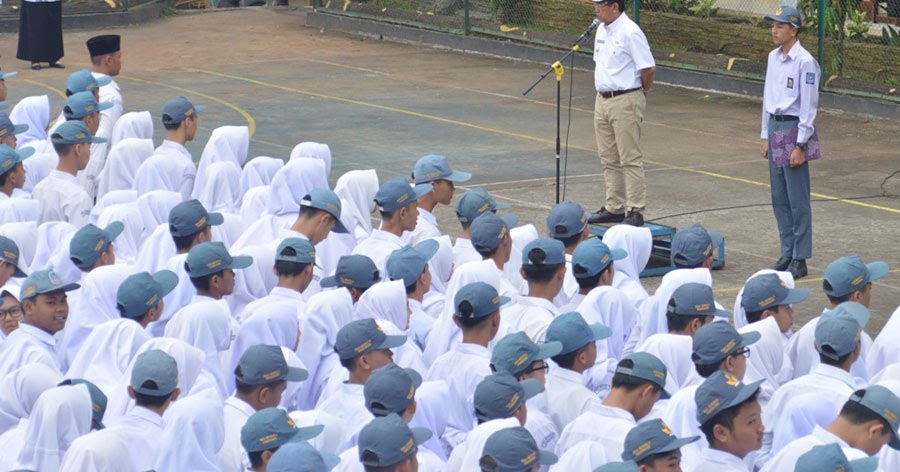 Amanat Pembina Upacara Hari Senin Bertema Rajin Belajar Jago Berpidato Apa Yang Kamu Cari Ada Disini
