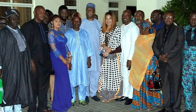 Sen. Bukola Saraki Gifts Nollywood Actors N5million During Their Visit At His Lagos Home (Photos) %Post Title