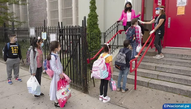 Nueva York vuelve a cerrar escuelas por coronavirus