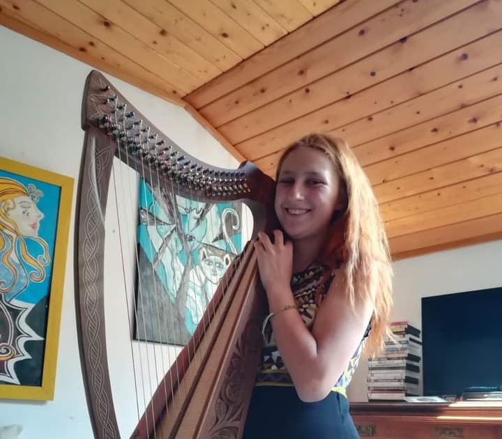 Martina Merlo Celtic Harp Medieval Zither
