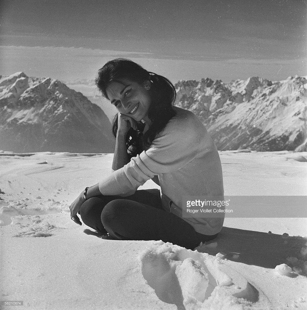 Film Noir Photos Sweater Girl Dalida