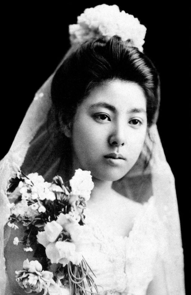 Beautiful Old Photos of Geisha and Maiko During Meiji Era  1890s 1910s - 76
