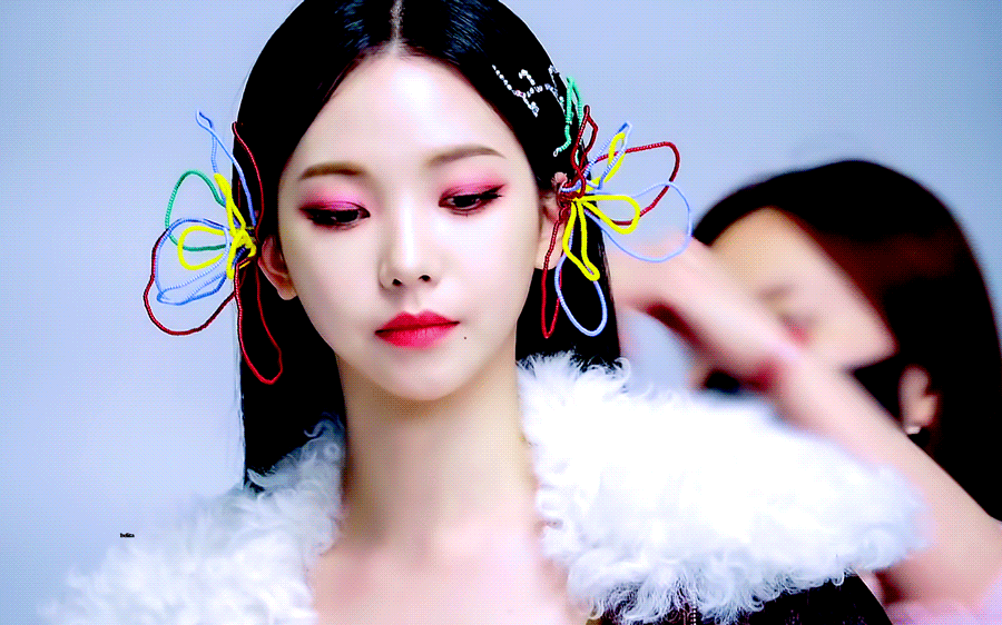 무대 밖의 카리나 - 꾸르