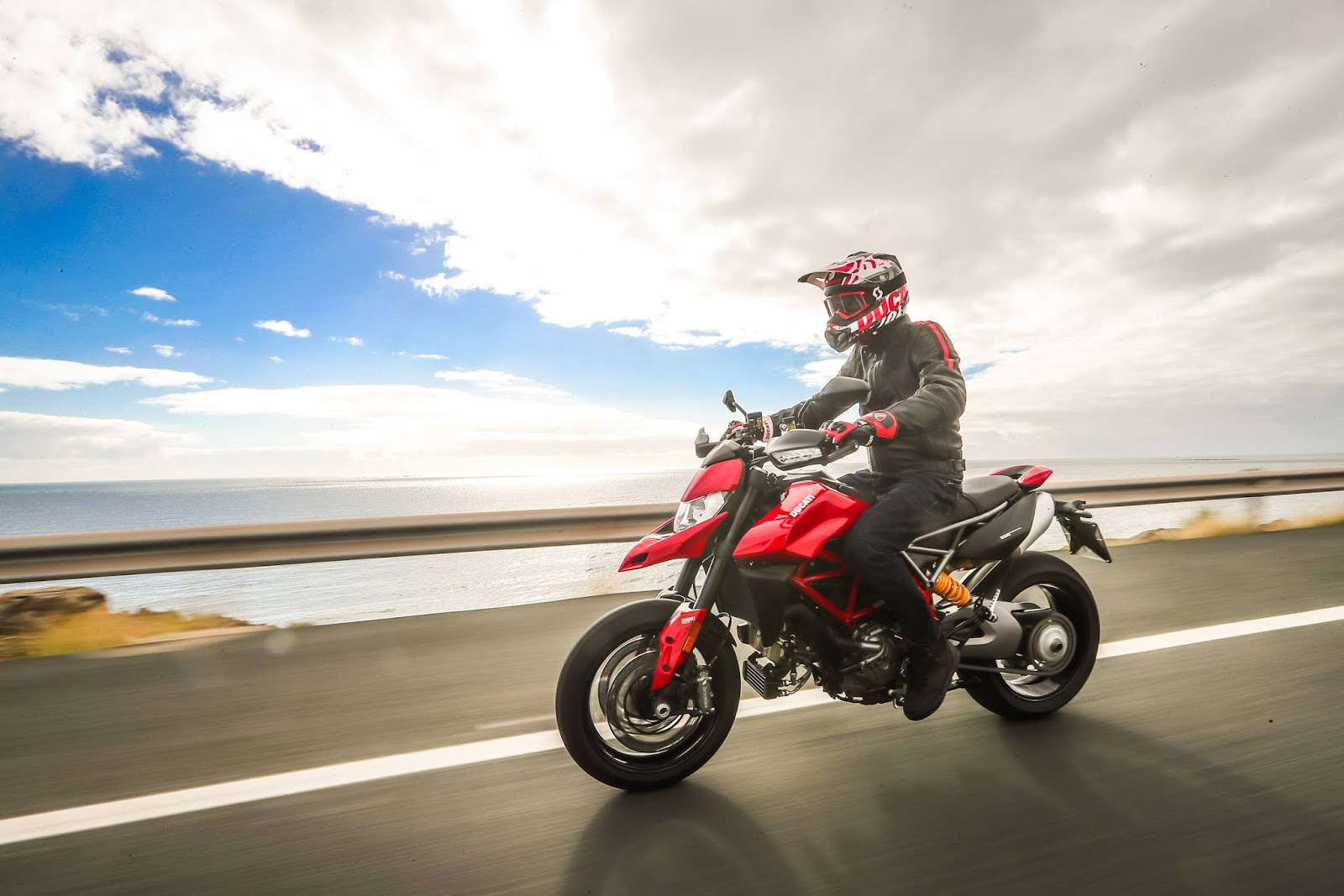 Ducati Hypermotard 2015