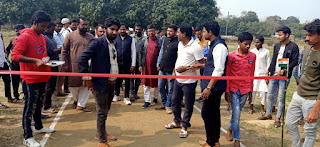 बीसीसी क्रिकेट टूर्नामेंट का समाजसेवी ने फिता काट किया उद्घाटन। बीसीसी क्रिकेट टूर्नामेंट का समाजसेवी ने फिता काट किया उद्घाटन।