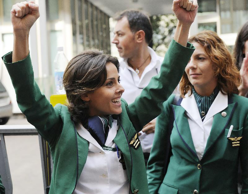 The Airline Alitalia World Stewardess Crews the-airline-alitalia-world-stewardess-crews